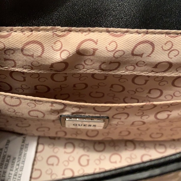 AUTHENTIC guess bag - Picture 4 of 8